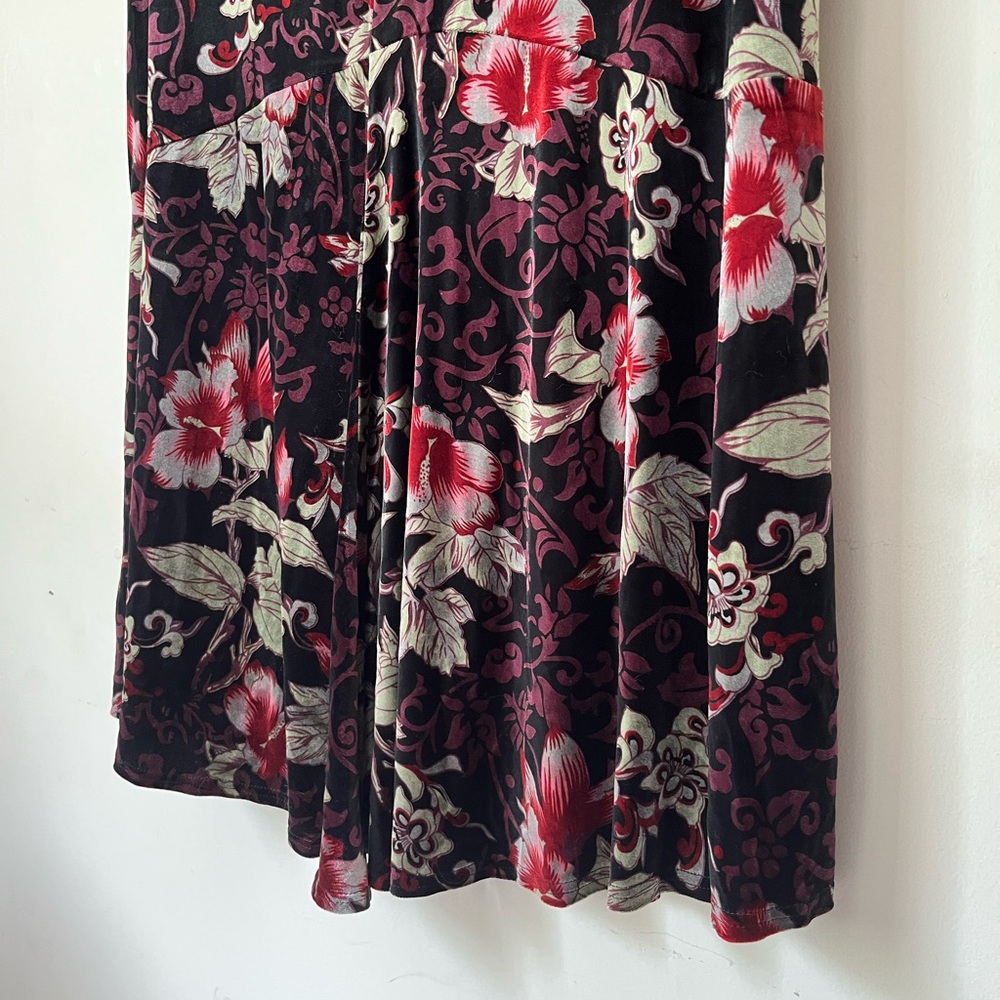 Vintage floral velvet trumpet skirt